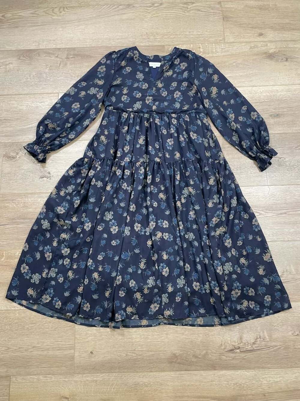 Brass & Roe Roxi Blue Floral Tiered Midi Dress Long Sleeve Size M - Picture 2 of 10